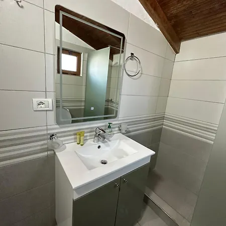 Gabriela Apartment Ksamil